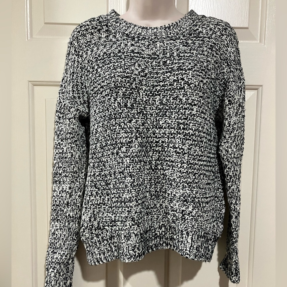 H&M woman size XS pullover sweater